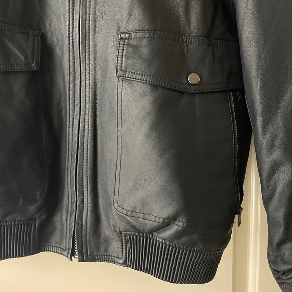 NWT Claiborne Black Leather Bomber Jacket - Picture 2 of 6